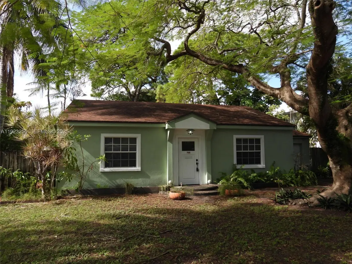 705 SW 14th Ave, Fort Lauderdale, FL 33312 - Image #1