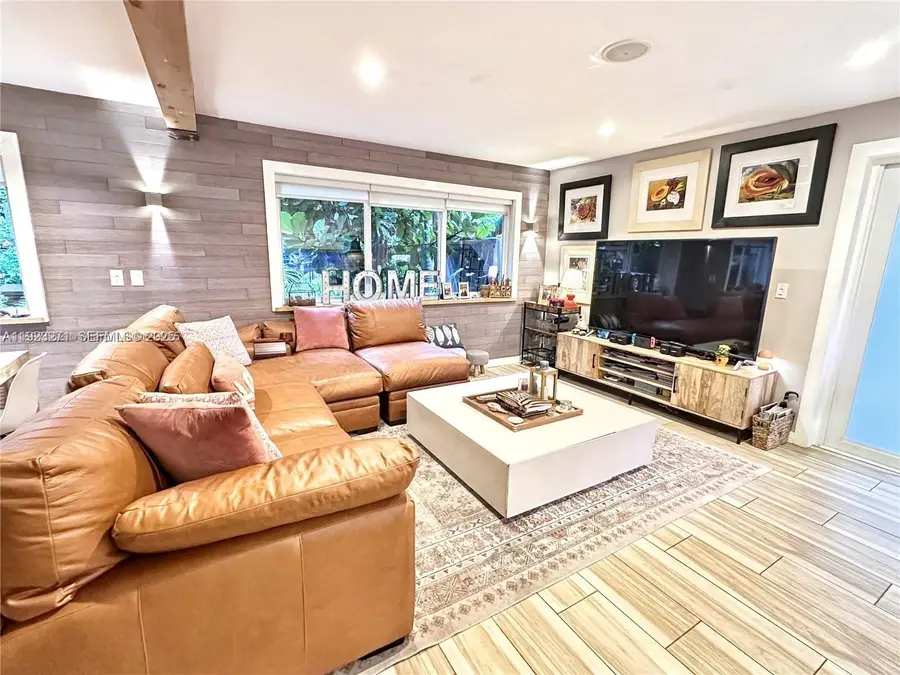 1115 Meridian Ave #Townhouse, Miami Beach, FL 33139 - Image #3