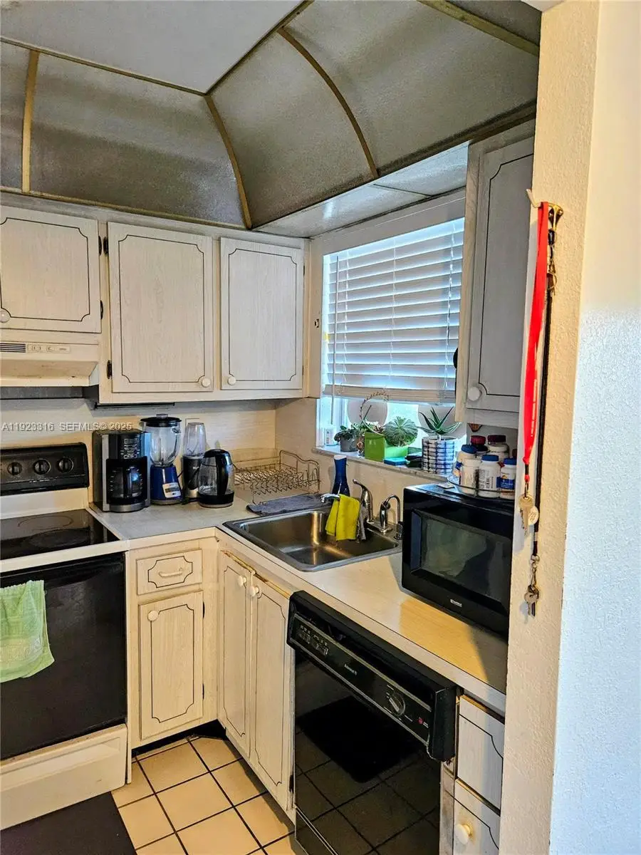 2701 N Pine Island Rd #303, Sunrise, FL 33322 - Image #3