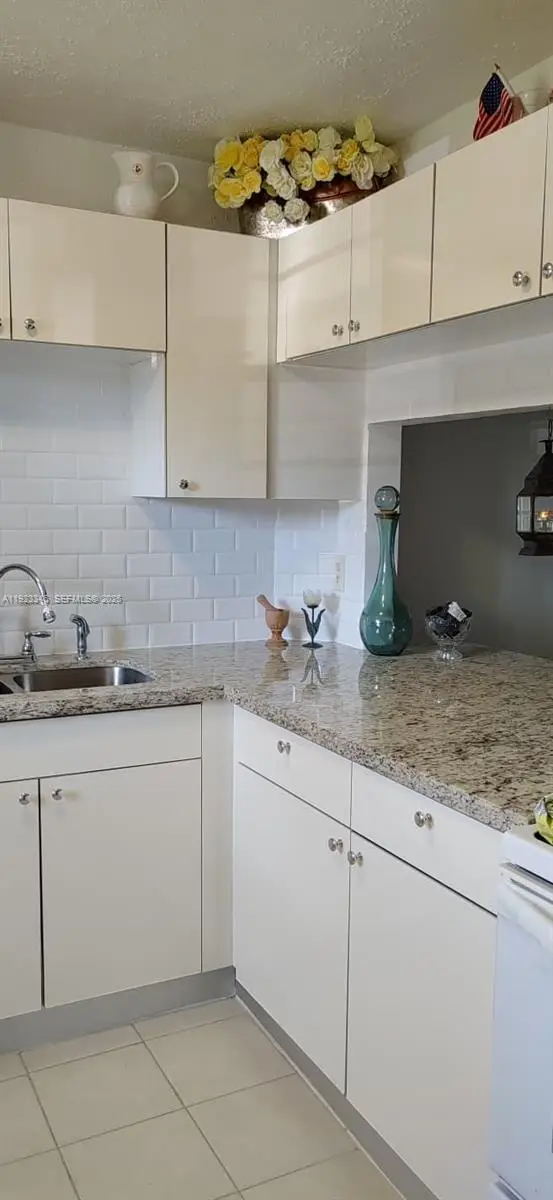 351 Cambridge Rd #107, Hollywood, FL 33024 - Image #3