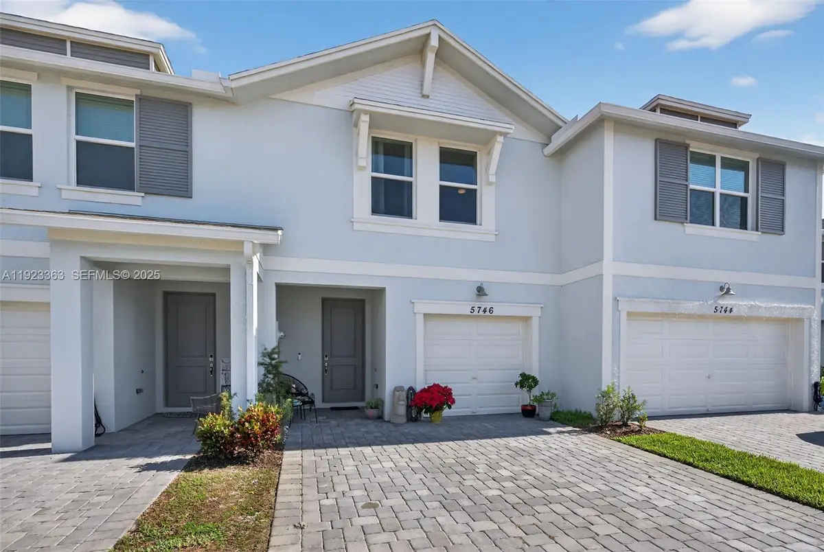 5746 SE Edgewater Cir, Stuart, FL 34997 - Image #1