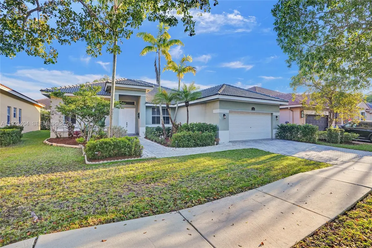 1629 Blue Jay Cir, Weston, FL 33327 - Image #1