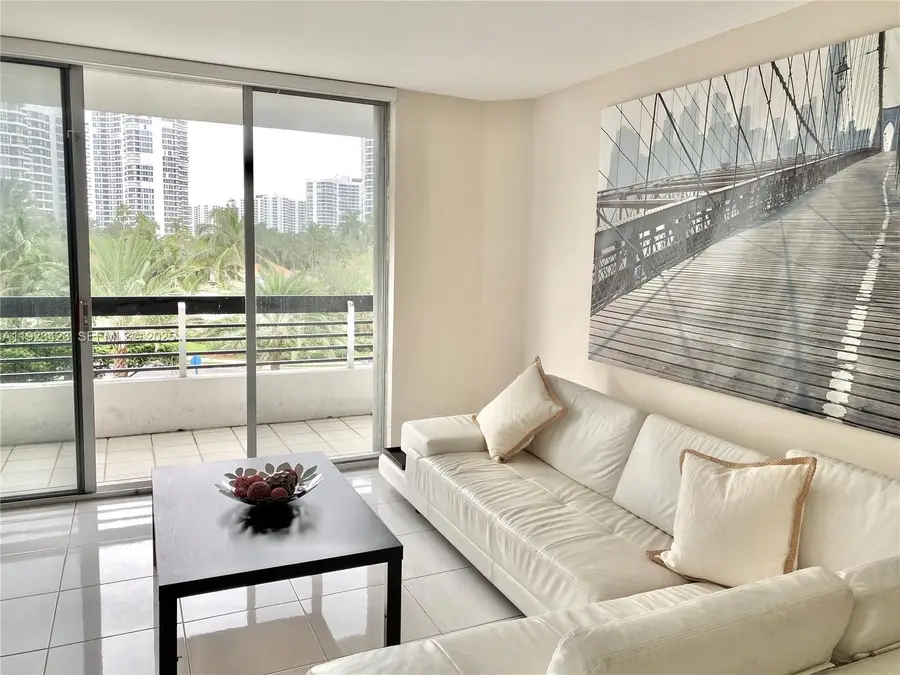 19195 NE 36th Ct #402, Aventura, FL 33180 - Image #3