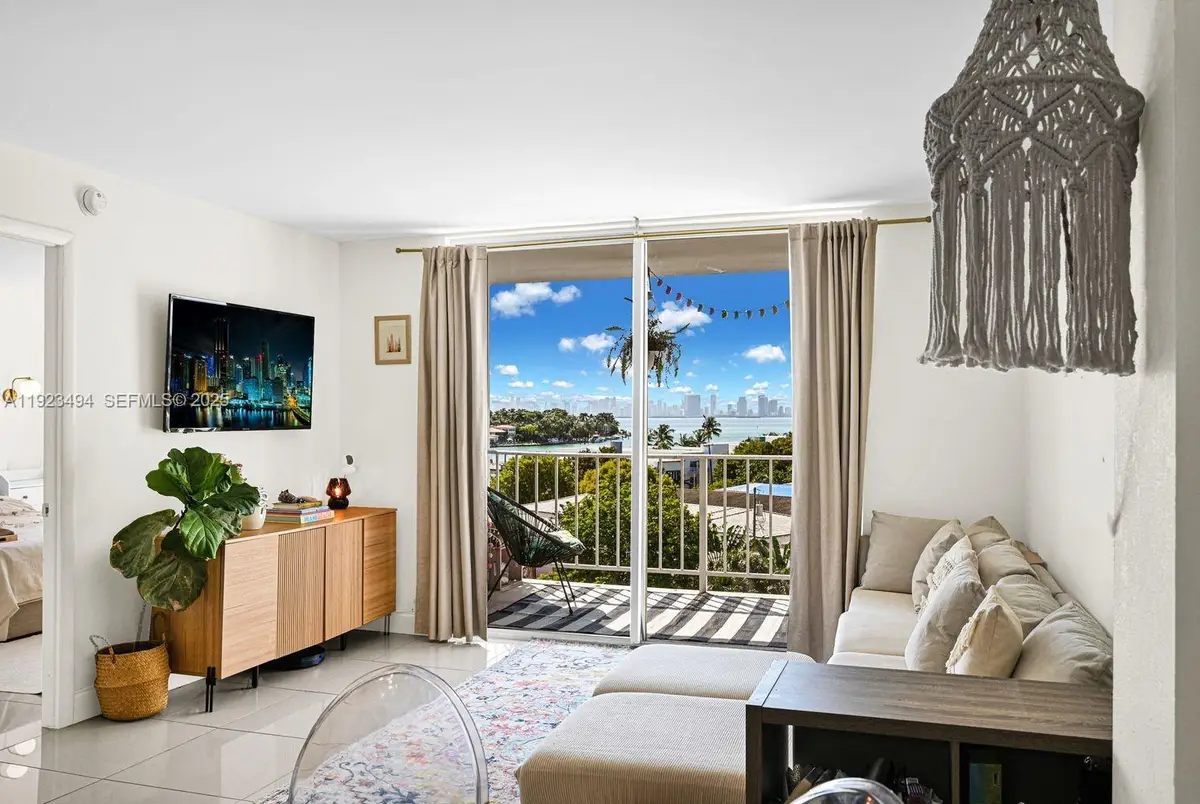 6900 Bay Dr #6B, Miami Beach, FL 33141 - Image #1