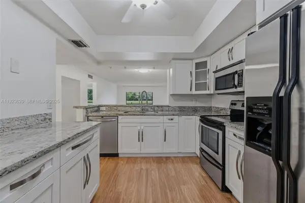 16051 Blatt Blvd #111, Weston, FL 33326