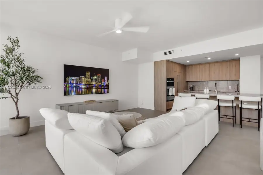 92 SW 3rd St #5204, Miami, FL 33130 - Image #2