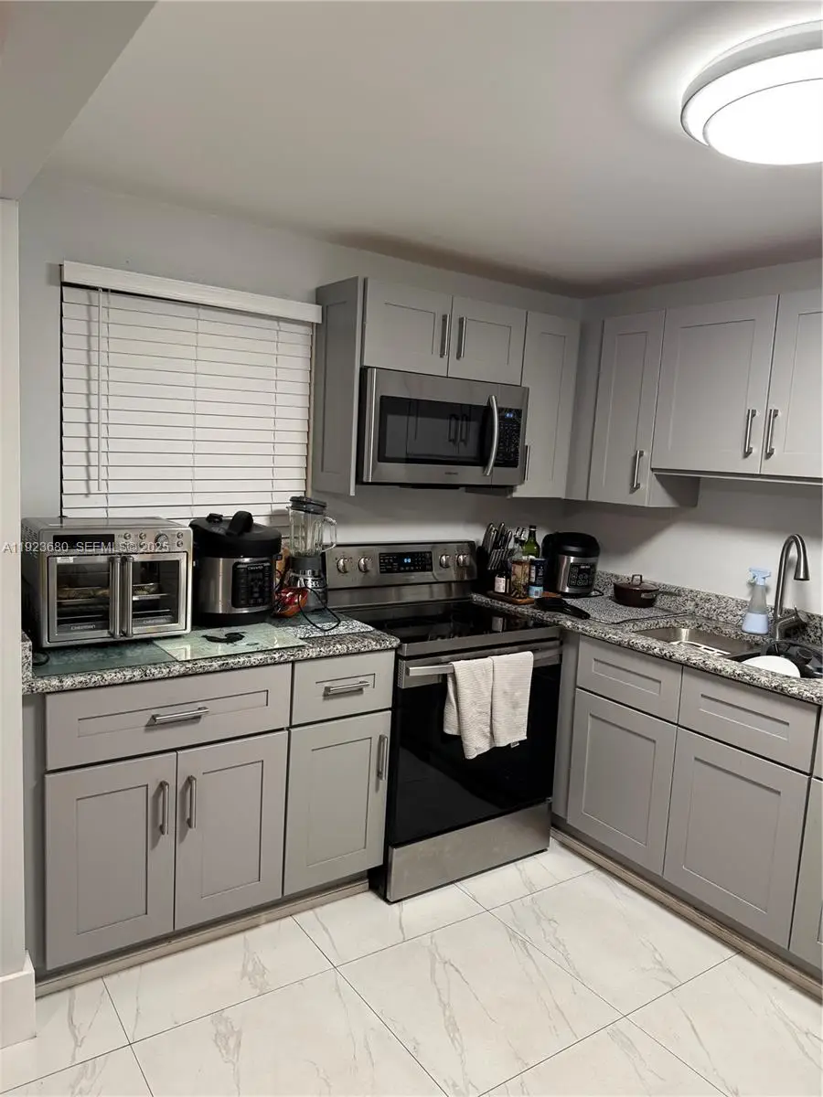 506 NW 87th Ave #406, Miami, FL 33172 - Image #2