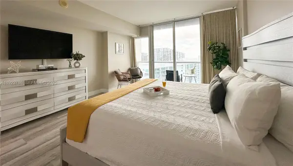 485 Brickell Ave #4405, Miami, FL 33131