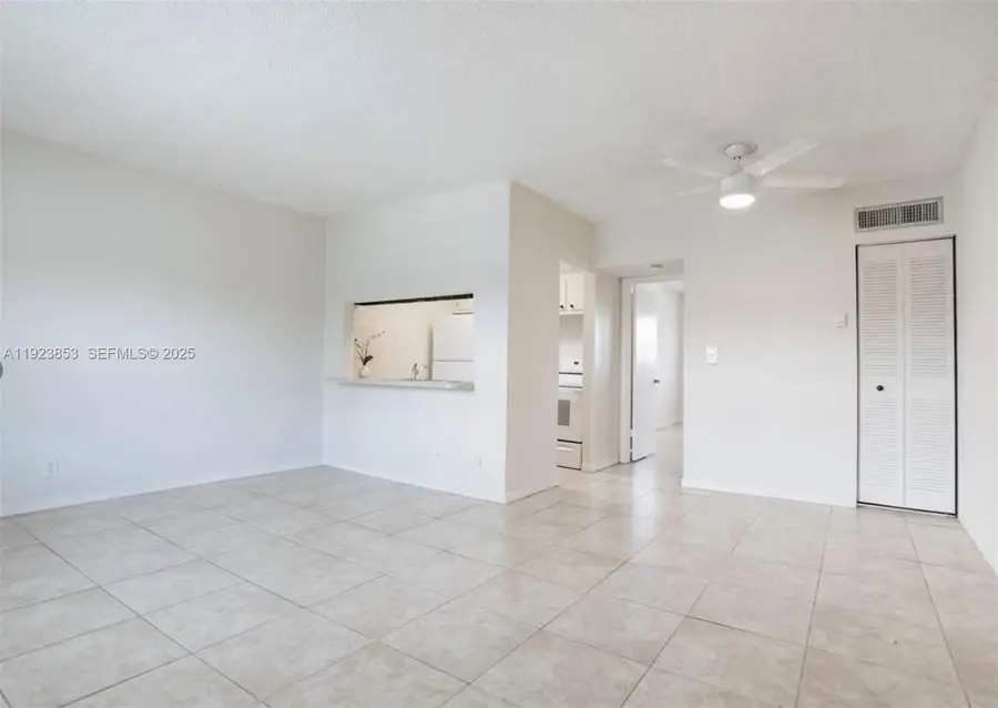 1470 N Dixie Hwy #42, Fort Lauderdale, FL 33304 - Image #2