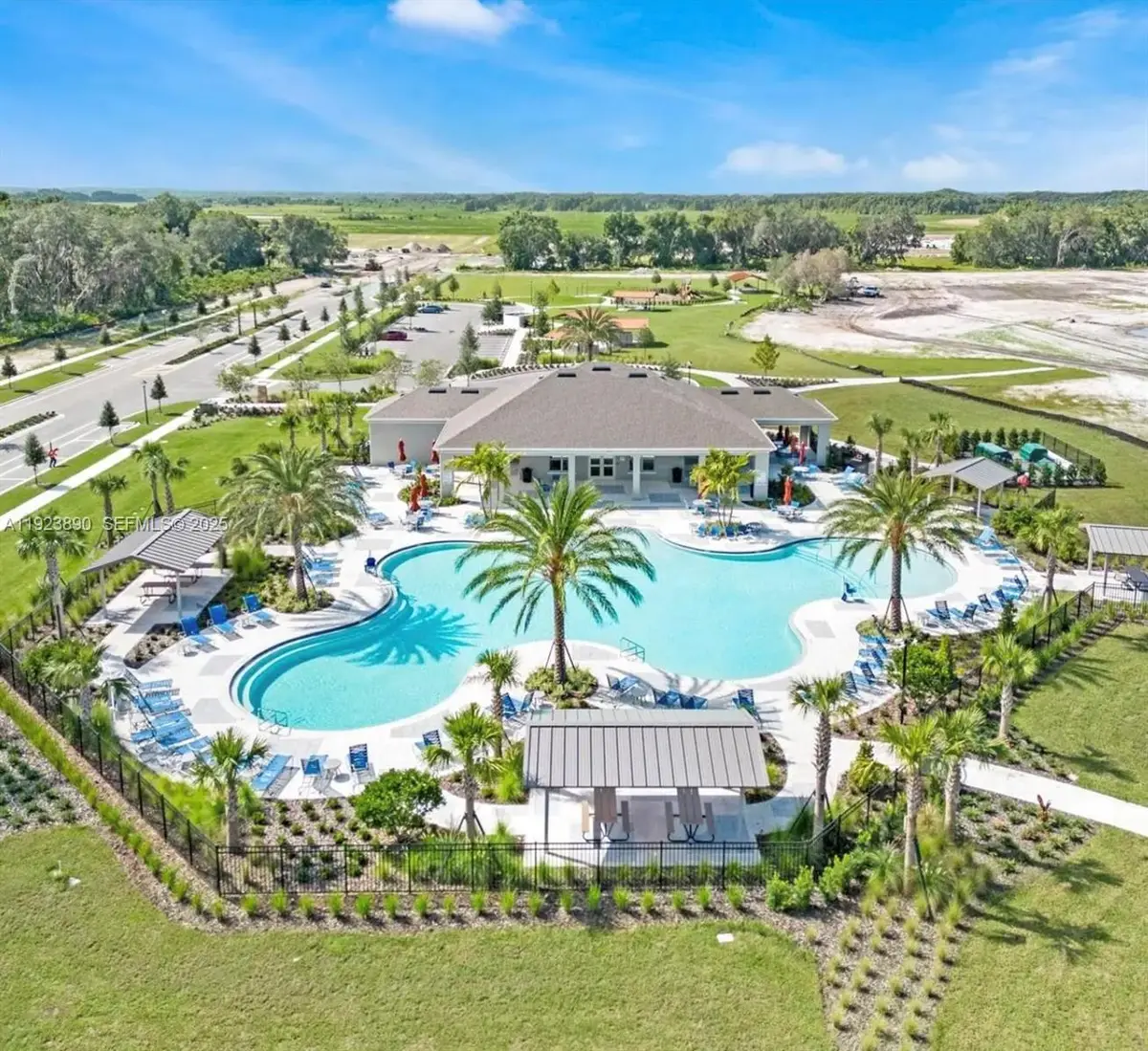 1817 Walnut Creek Dr, Kissimmee, FL 34744 - #1