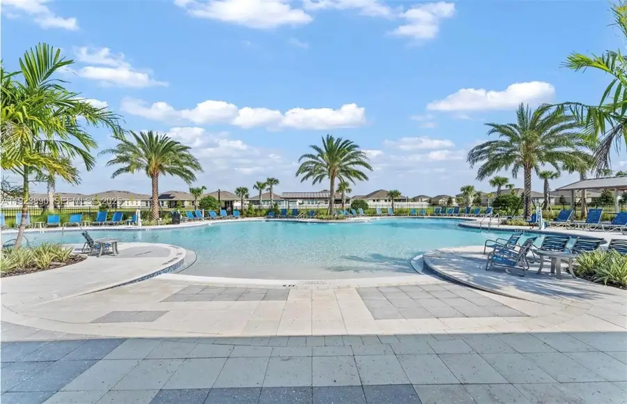 1817 Walnut Creek Dr, Kissimmee, FL 34744 - #3