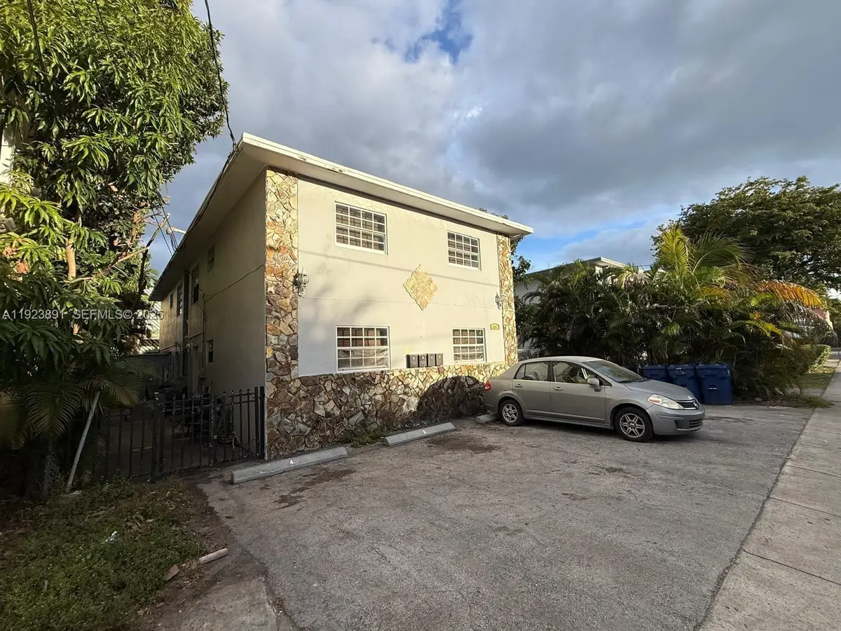 219 NW 10th Ave, Miami, FL 33128 - Image #1