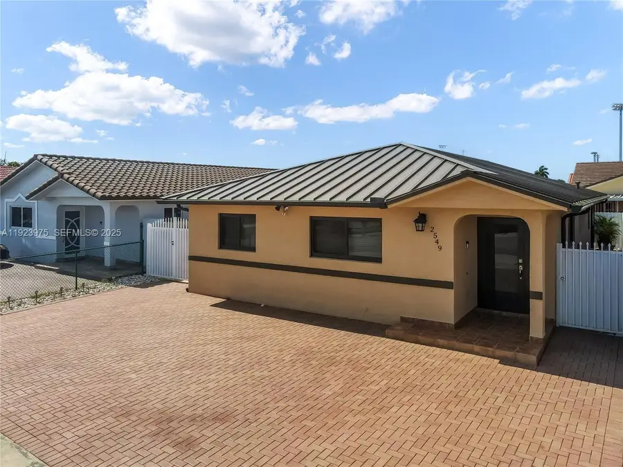 2549 W 72nd Pl, Hialeah, FL 33016 - #2