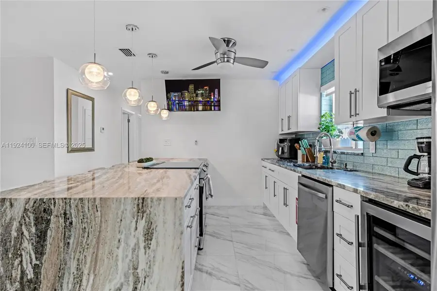 1730 NE 9th Ave, Fort Lauderdale, FL 33305 - Image #3