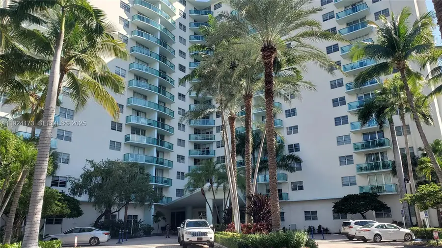 Address Withheld By Seller, Hollywood, FL 33019 - Image #2