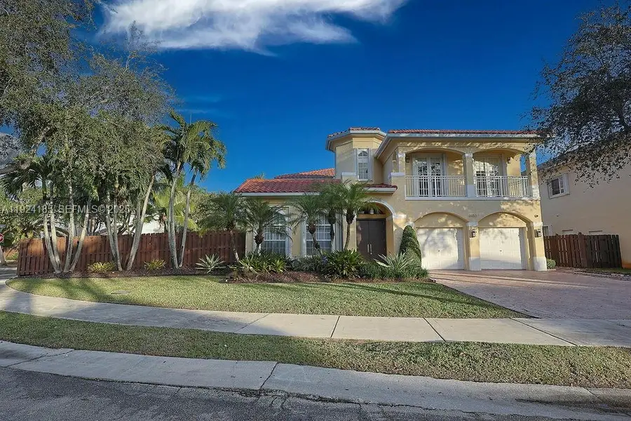 6853 NW 113th Pl, Doral, FL 33178 - Image #2
