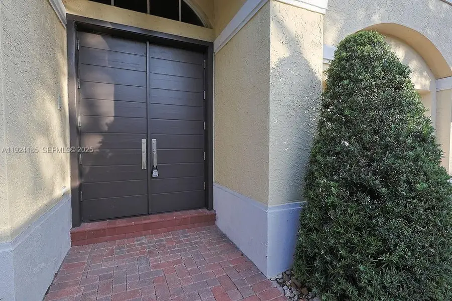 6853 NW 113th Pl, Doral, FL 33178 - Image #3