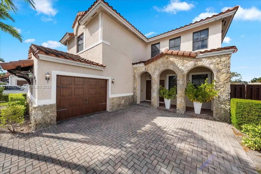 984 NW 104th Ave, Miami, FL 33172 - Image #2