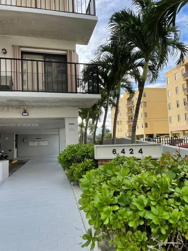 6424 Collins Ave #204, Miami Beach, FL 33141