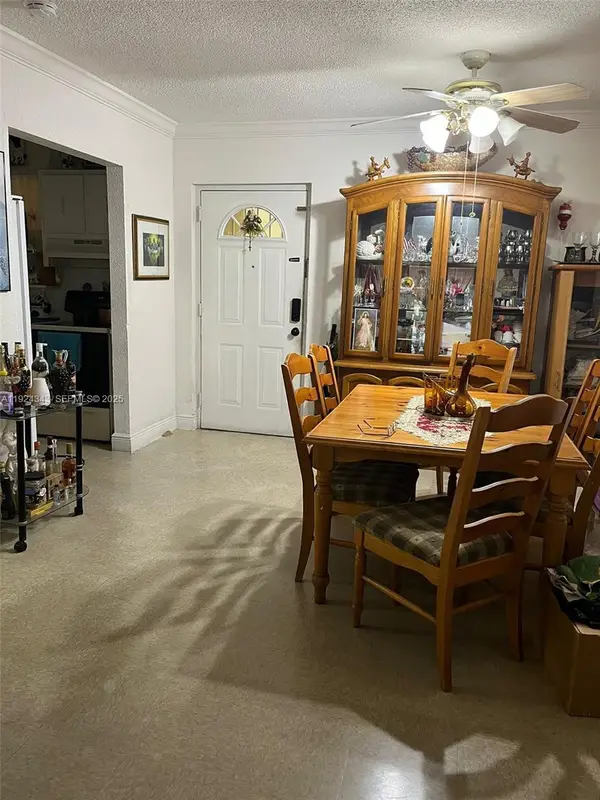 525 W 69th St #207, Hialeah, FL 33014