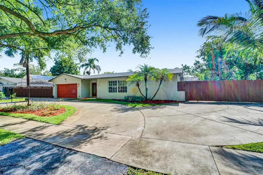 470 NW 46th Ave, Plantation, FL 33317 - Image #3