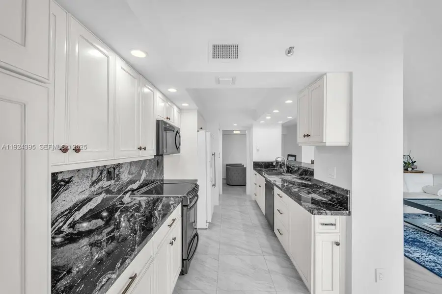 4000 Towerside Ter #1807, Miami, FL 33138 - Image #3
