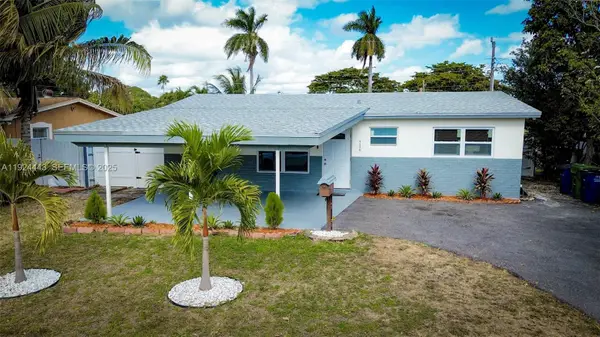 724 SW 4th Ct, Hallandale Beach, FL 33009