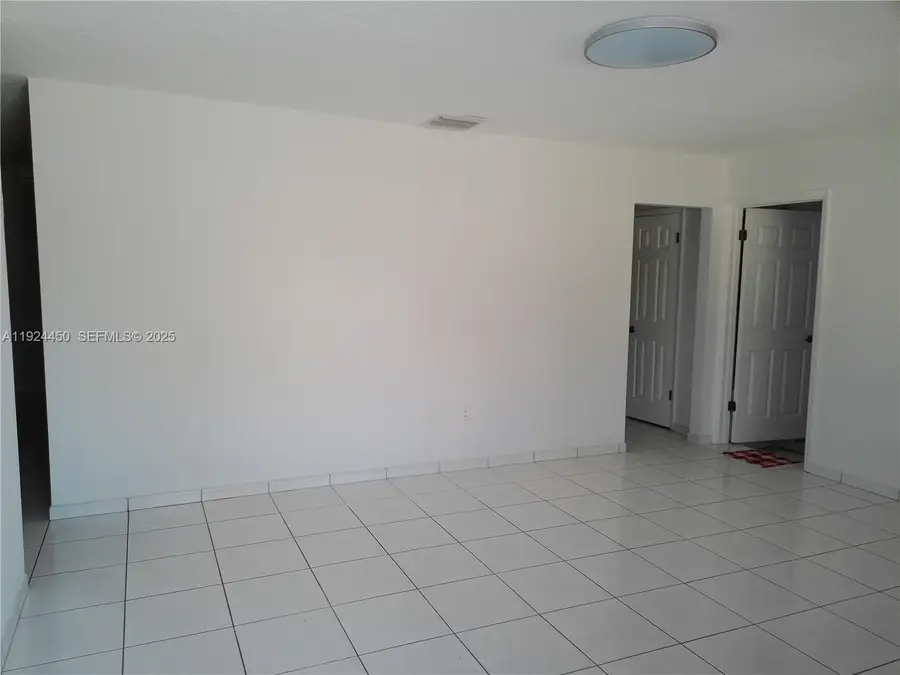 10812 SW 33rd St, Miami, FL 33165 - Image #2