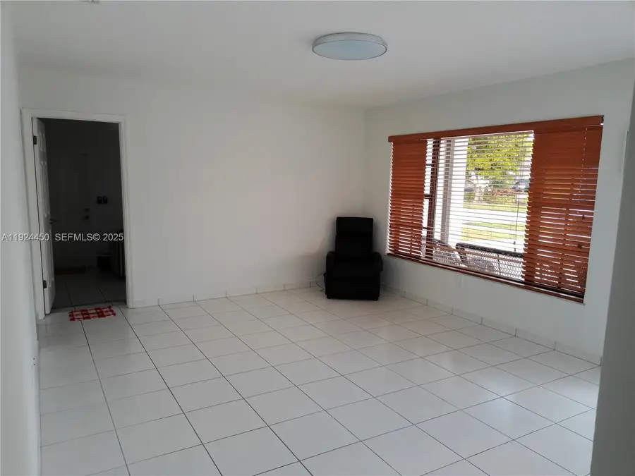 10812 SW 33rd St, Miami, FL 33165 - Image #3