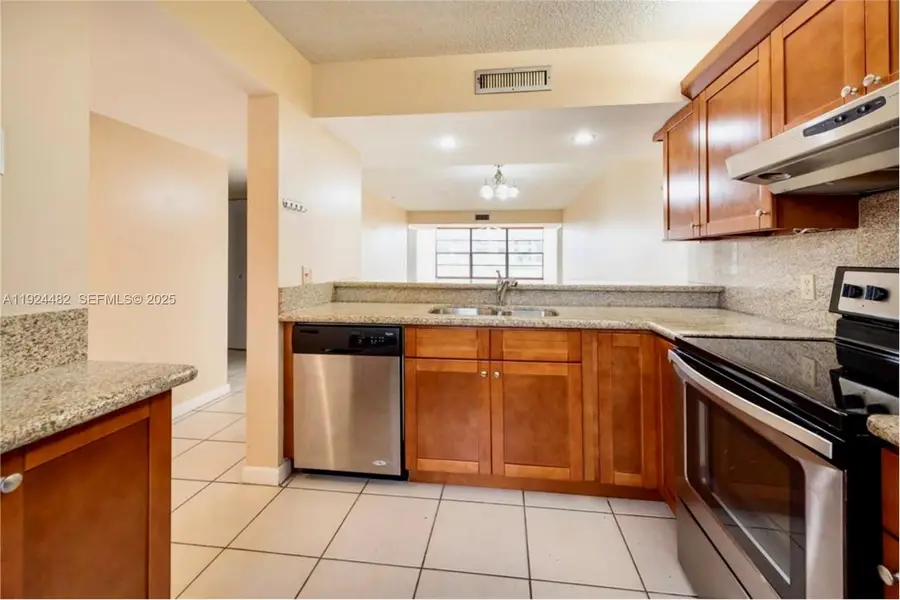 1520 Whitehall Dr #101, Davie, FL 33324 - Image #3