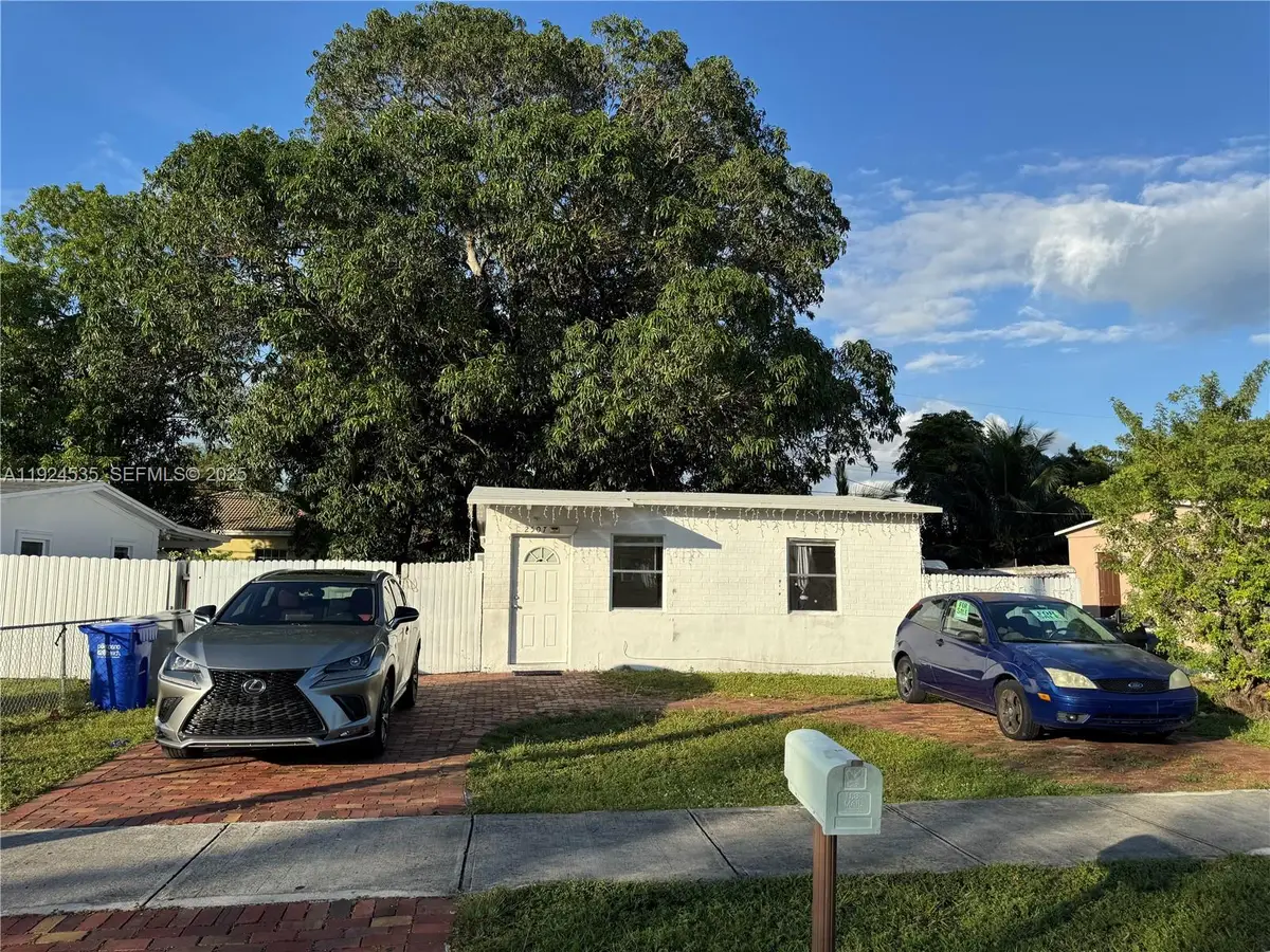 2507 NW 4th Ct, Pompano Beach, FL 33069 - Image #1