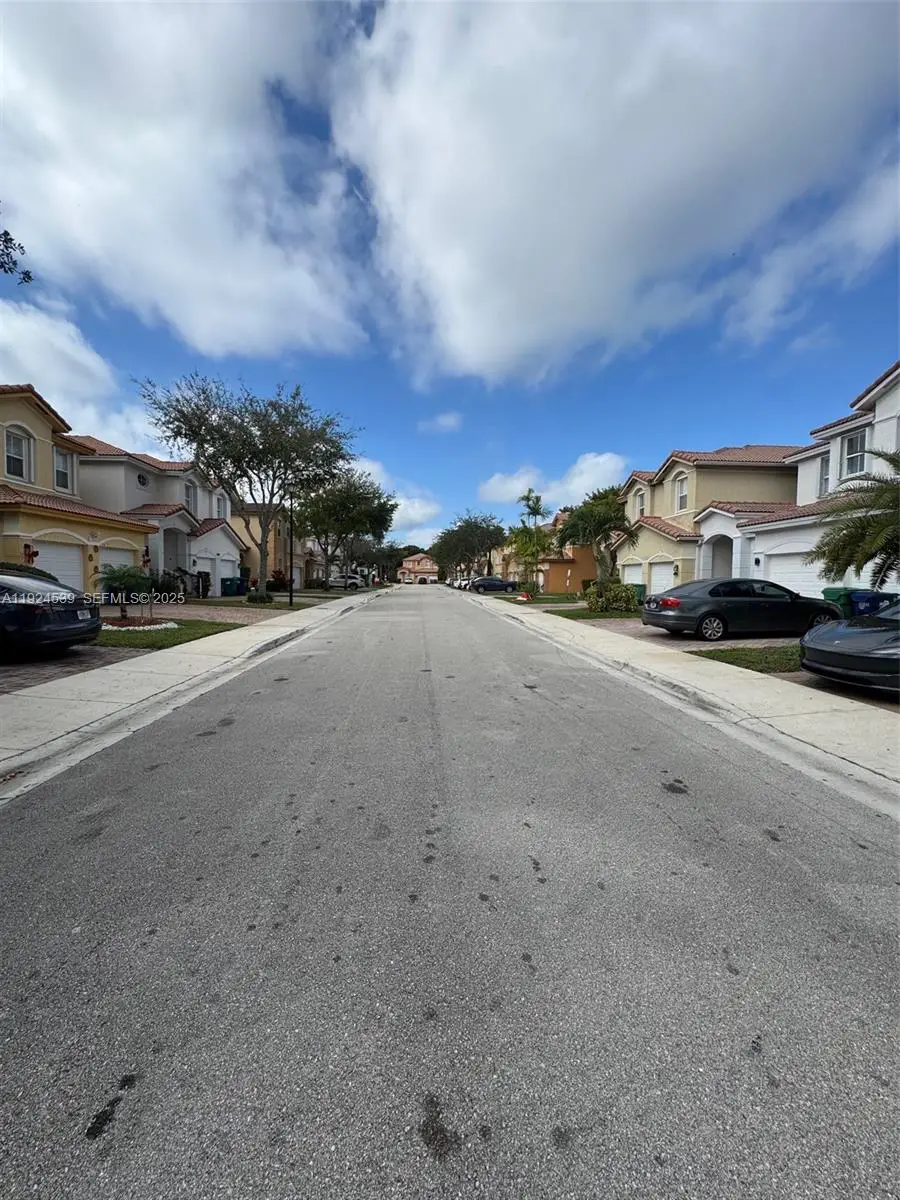 11027 NW 87th Ln, Doral, FL 33178 - Image #2