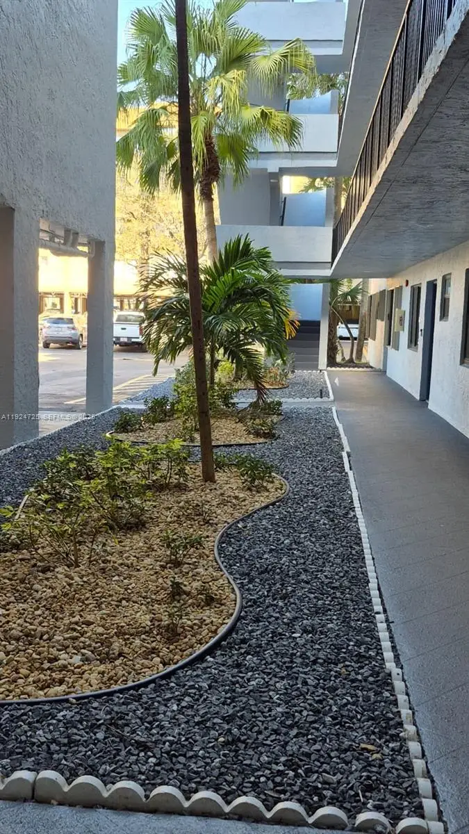 8020 Hampton Blvd #202, North Lauderdale, FL 33068 - Image #3