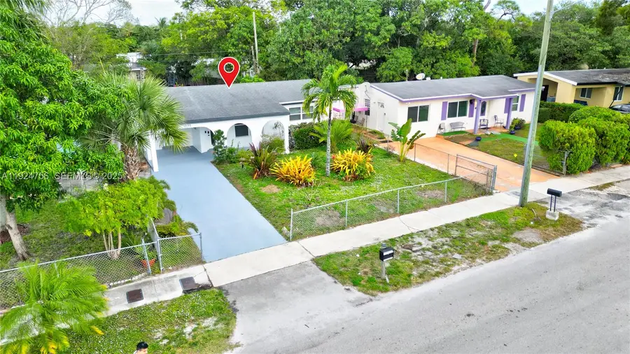 1035 NW 11th Ct, Fort Lauderdale, FL 33311 - Image #2