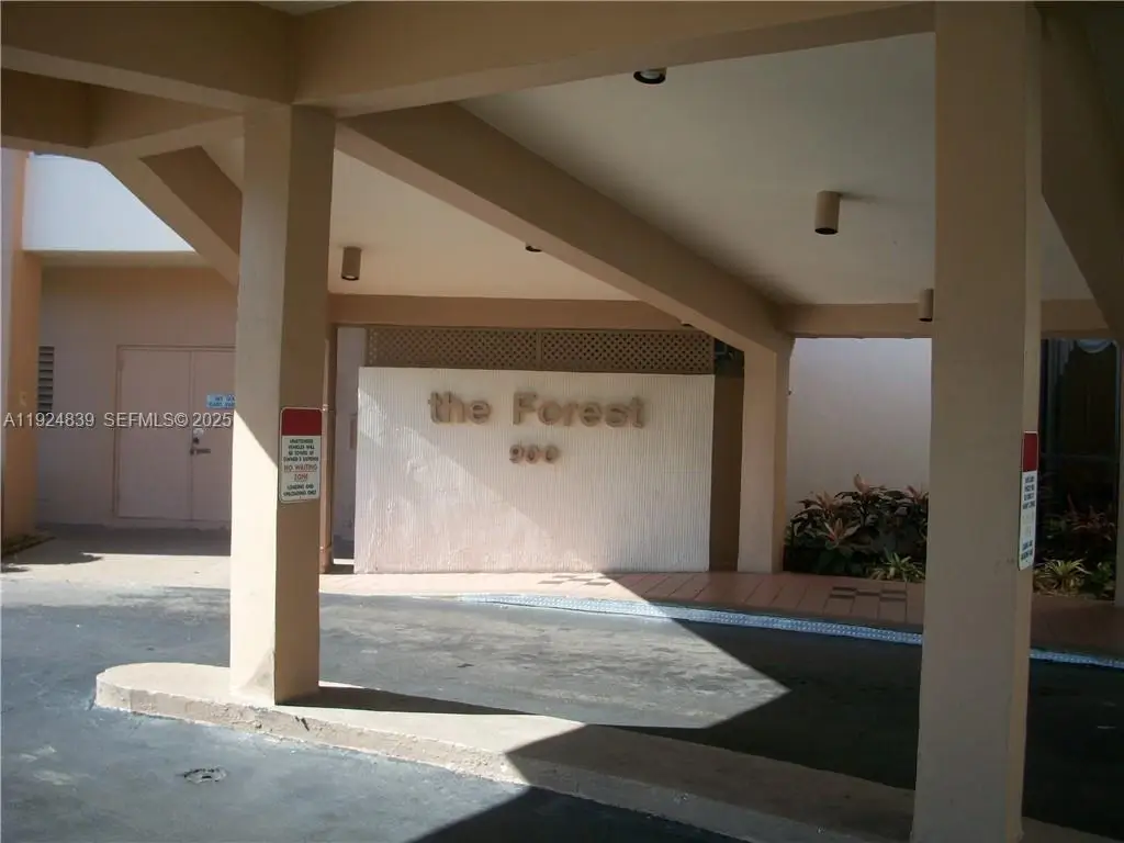 900 St Charles Pl #208, Pembroke Pines, FL 33026 - Image #1