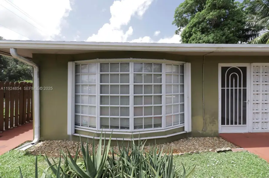 Address Withheld By Seller, Fort Lauderdale, FL 33334 - Image #2