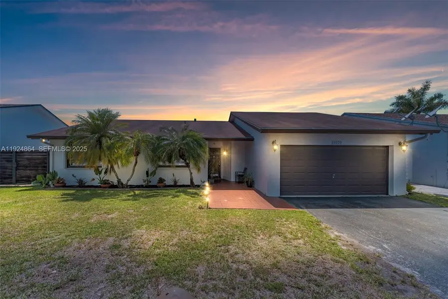 10020 SW 145th Pl, Miami, FL 33186 - Image #2