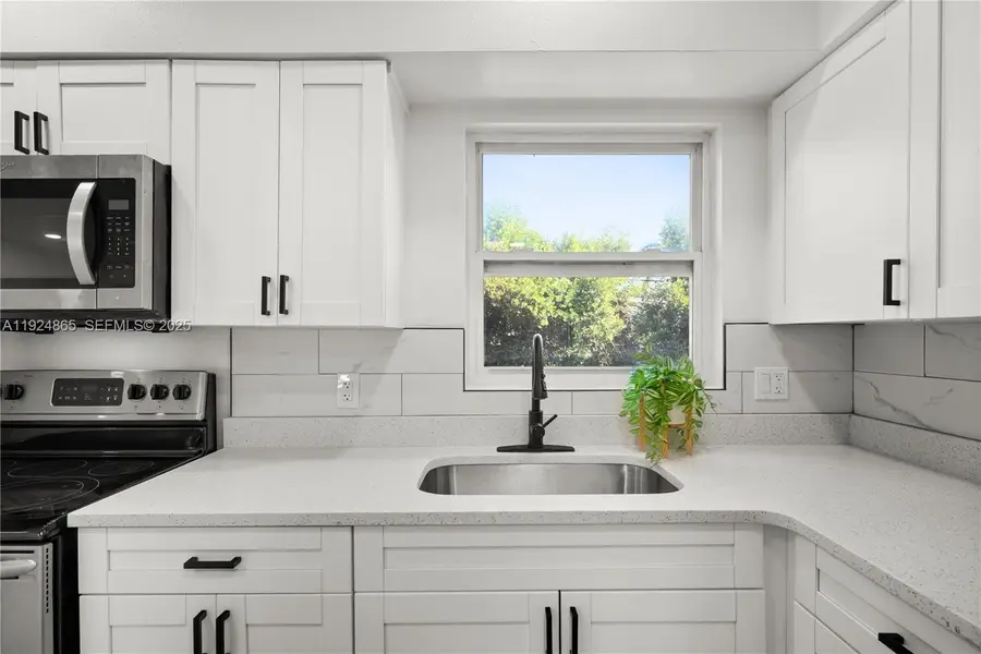 303 N Duncan Ave, Clearwater, FL 33755 - Image #2