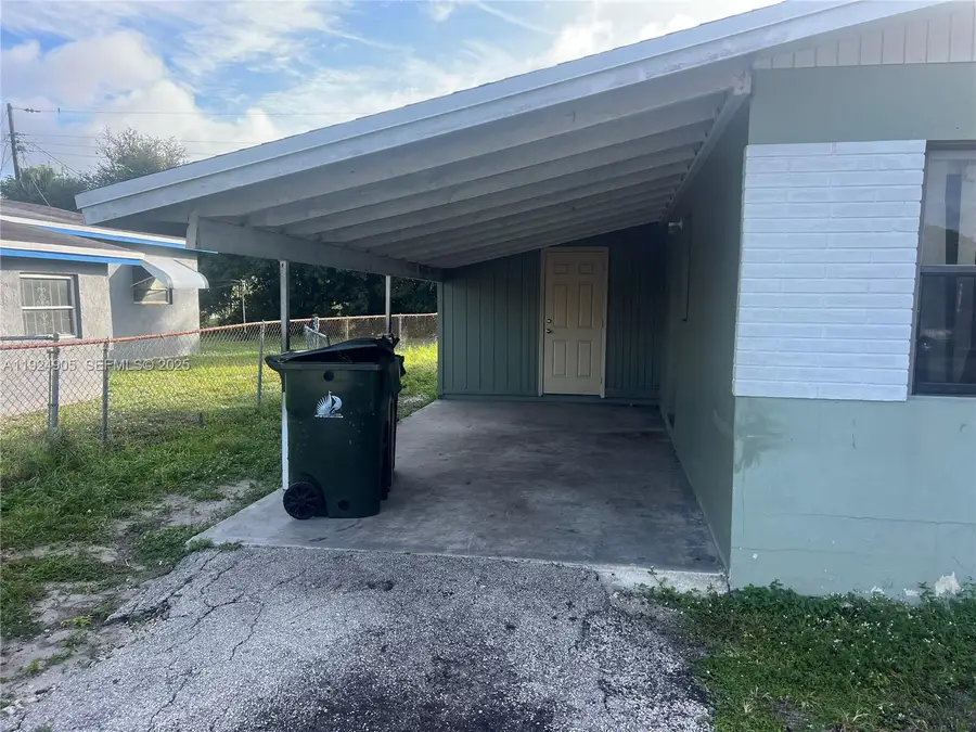 1040 NW 24th Ave, Fort Lauderdale, FL 33311 - Image #3
