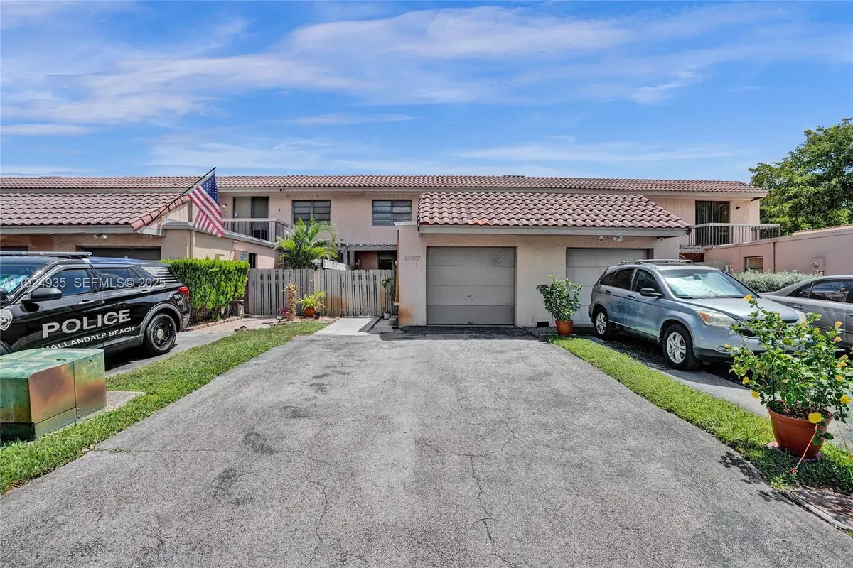 20607 NE 7th Ct, Miami, FL 33179 - Image #1