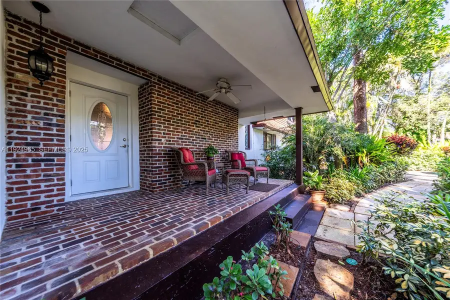 325 Bayberry Dr, Plantation, FL 33317 - Image #3