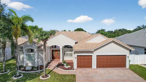 13715 NW 21st St, Pembroke Pines, FL 33028