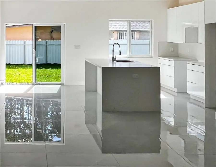 746 NW 112th St, Miami, FL 33168 - Image #2