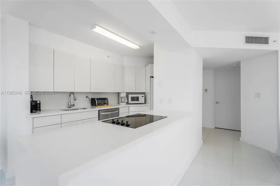 1688 West Ave #401, Miami Beach, FL 33139 - Image #3
