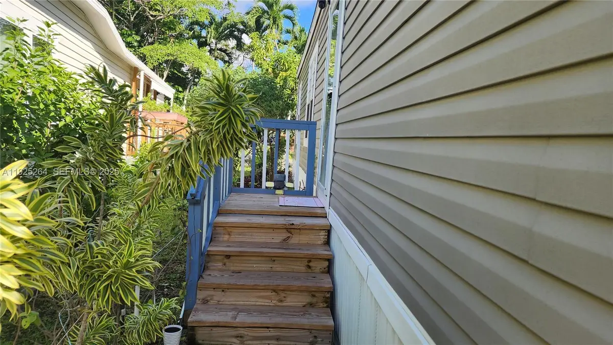 822 Heather Lane, Hallandale, FL 33309 - Image #1