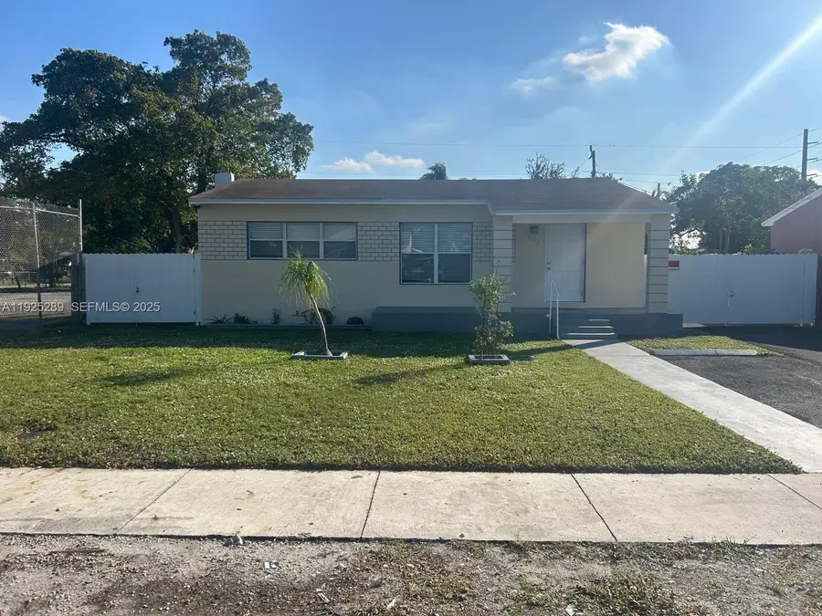 806 NW 18th St, Fort Lauderdale, FL 33311 - Image #2