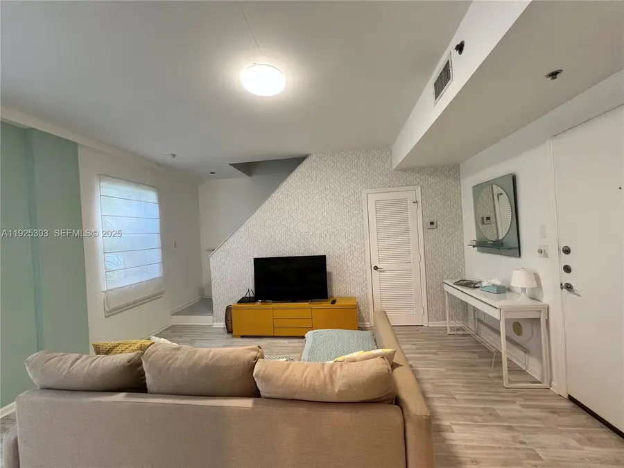 1614 Pennsylvania Ave #2I, Miami Beach, FL 33139 - Image #3