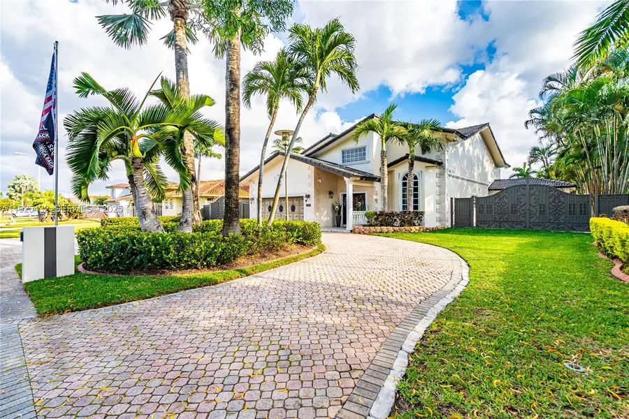 10298 NW 130th St, Hialeah Gardens, FL 33018 - Image #3