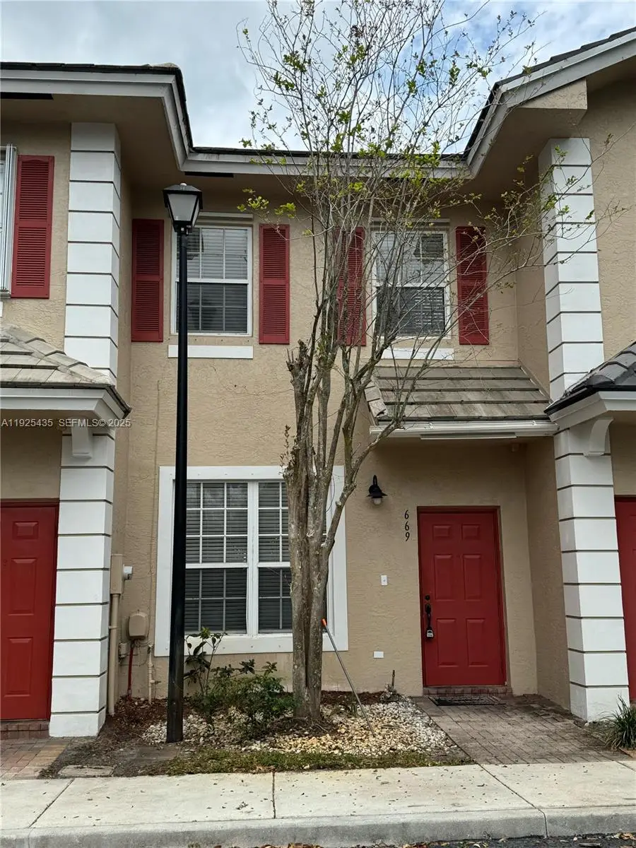 669 NW 42nd Ave, Plantation, FL 33317 - Image #2