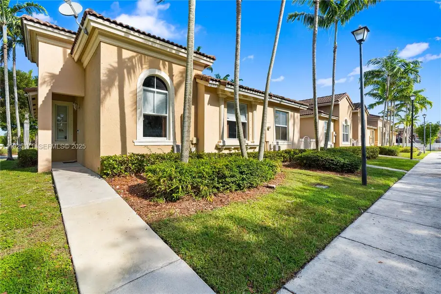 10997 SW 238th Ter, Homestead, FL 33032 - Image #2